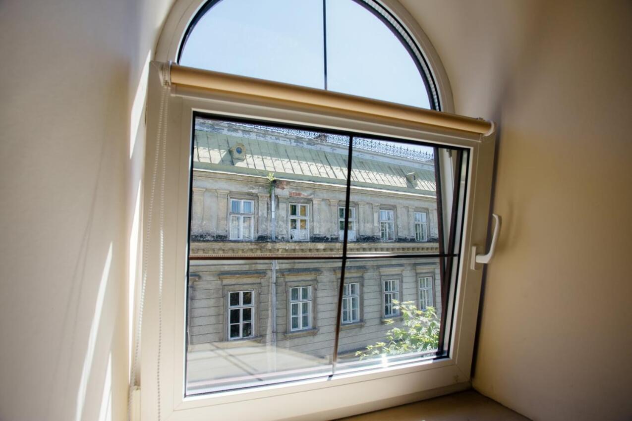 לבוב Guest House "Arkhistratyg" מראה חיצוני תמונה